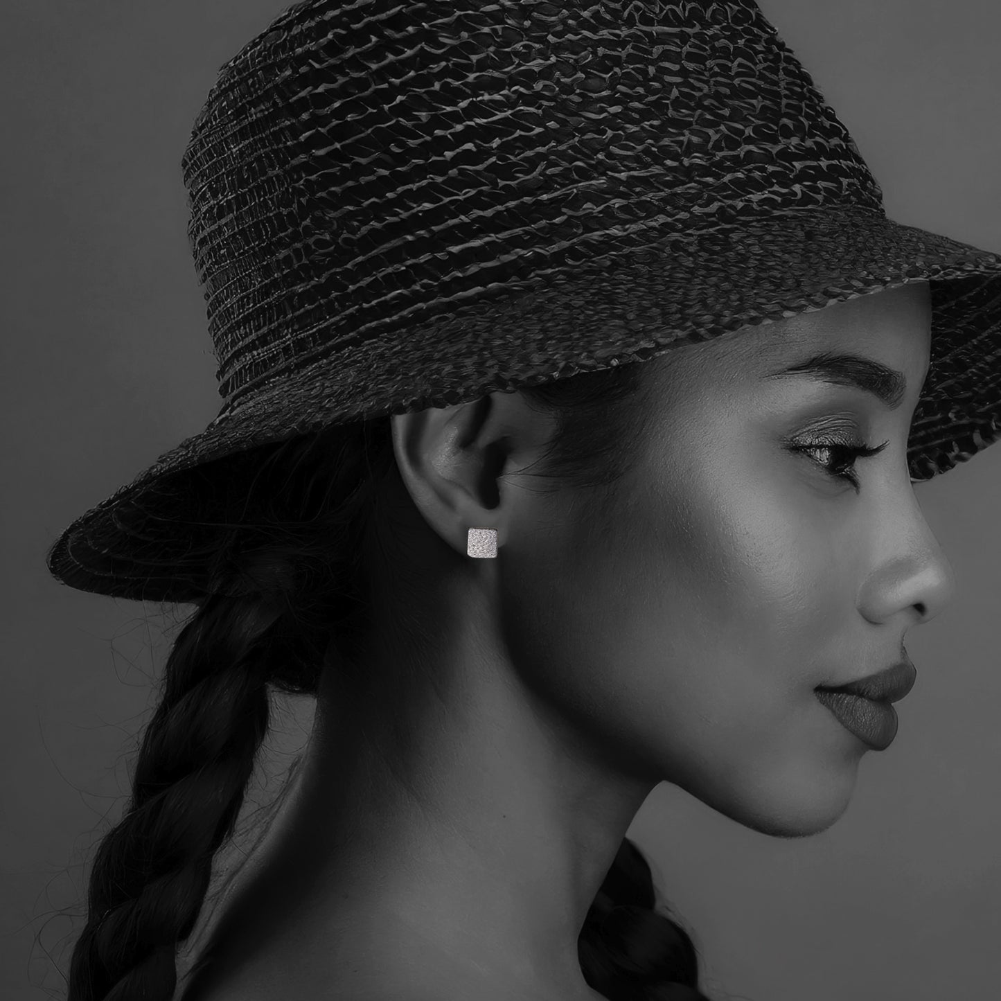 La petite puce d'oreilles VIKA en crépon