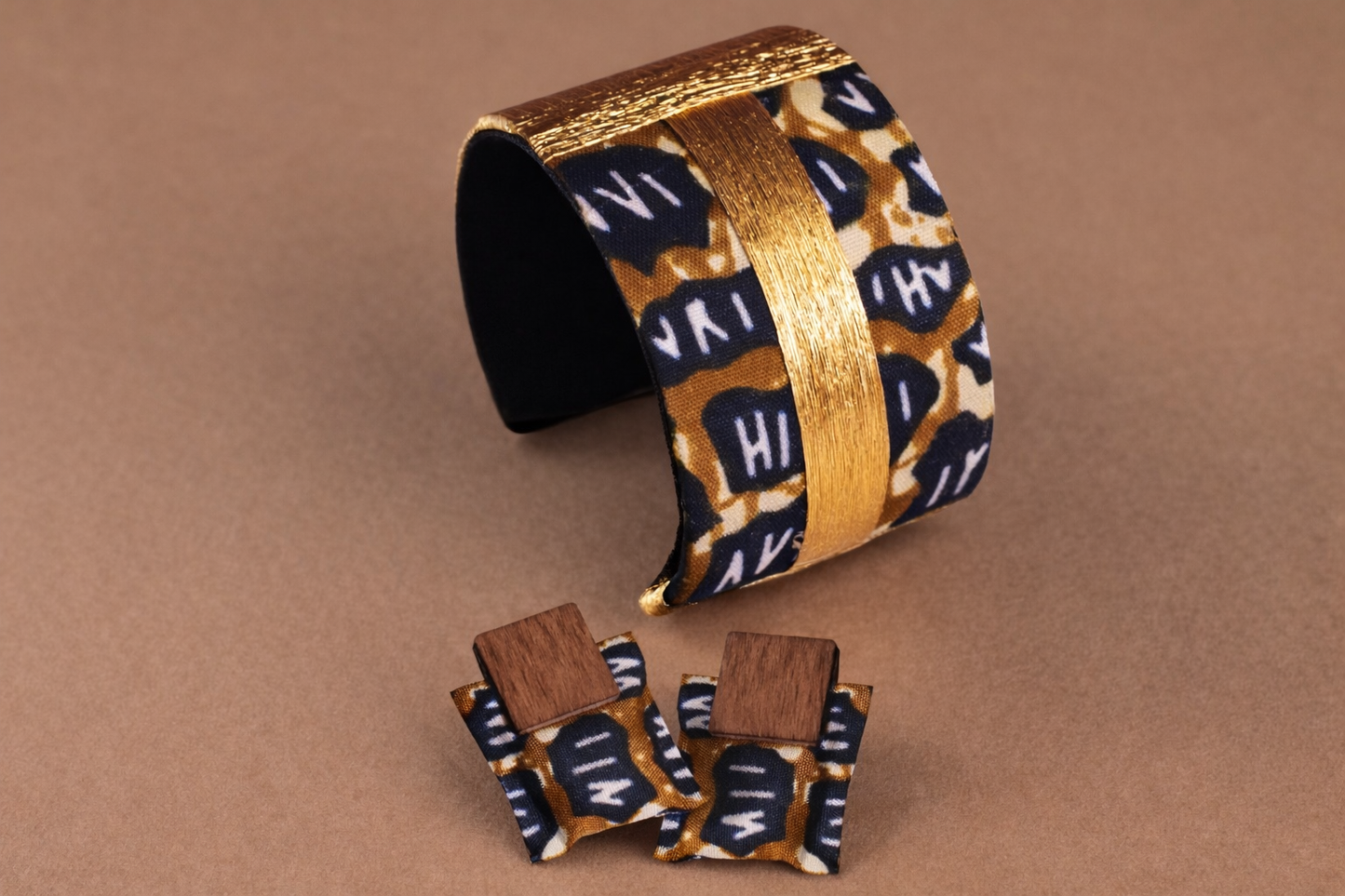 Les Accordés Manchette et boucle d’oreilles wax ORISHA